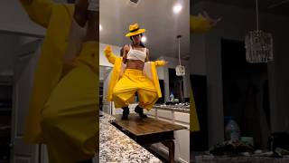 Pretty Vee Table Dance | Chick Wit da Braids | #MarioBarrett #Mario #PrettyVee #MarioDebut Throwback