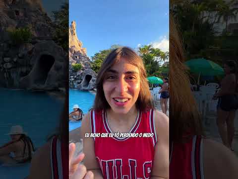 MEU IRMÃO TEM MEDO DE PARQUE AQUÁTICO 😂 #shorts #mansaomovie