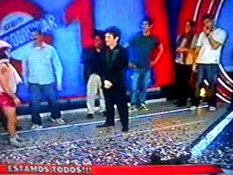 Sin codificar oggi yunque y el cantante enmascarado