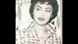 Saloma - Senyum Tak Berbalas