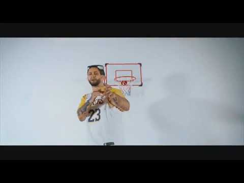 ΣΑΝ ΤΟΝ SIO ΣΤΗΝ ΚΟΥΖΙΝΑ ΔΕ ΜΑΓΕΙΡΕΥΕΙ ΚΑΜΙΑ ΓΙΑ 5 ΣΥΝΕΧΟΜΕΝΑ ΛΕΠΤΑ