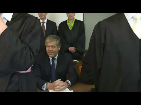 18.000 JOBS BETROFFEN: Der Umbau der deutschen Bank fällt radikal aus