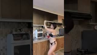 bikini TikTok be like...