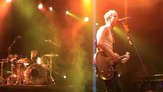 Don&#39;t wake me when it&#39;s over by Lifehouse at Paard Van Troje