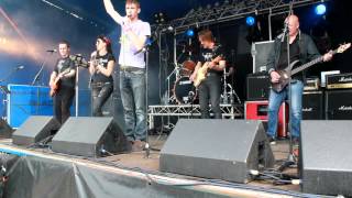 Traveling Rock circus  " Love Shack "  The B52's cover