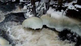 preview picture of video 'Icy fall in Kvarnbyn'