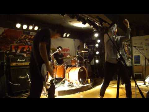 20131013 Combative Post - (3)