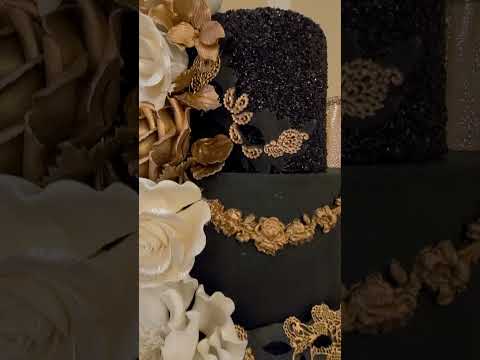 Swooning over this Quinceanera Cake!