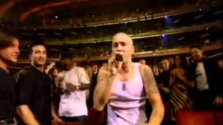 2000 - Eminem - The Real Slim Shady &amp; The Way I Am [Live @ MTV Music Awards 2000]