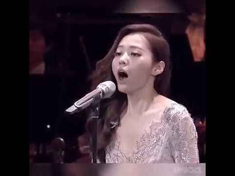 ¿Recuerdas ESA escena de 'El Quinto Elemento'? La cantante china Jane Zhang la interpretó en vivo