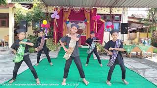 Download lagu tari kreasi tari gundul gundul pacul siswa laki laki SD kelas 4 mp3