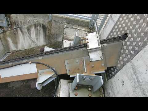 Schrägaufzug mit Kette - Detail - Neuheim Neuhofstrasse - Inclined elevator Switzerland