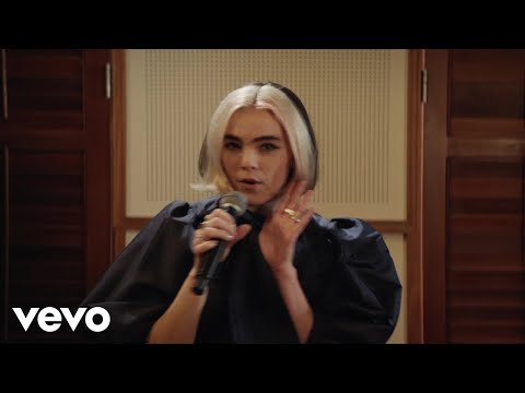 BENEE - Supalonely (Live on The Tonight Show Starring Jimmy Fallon)