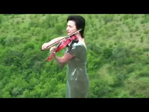 Bizim Vatanımız, Zarema Aliyeva' nın kemanı Kırım' ın canı💙💛💙