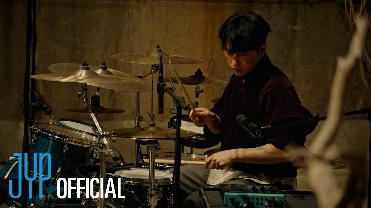 Xdinary Heroes "X room" LIVE CLIP