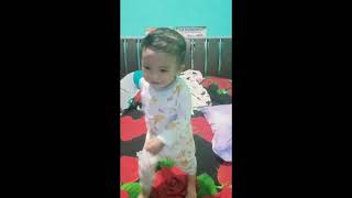 Download lagu video lucu anak kecil joget jaranan bikin ngakak.. mp3