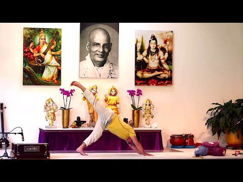 Yogatherapie Yoga für Verdauung mit Jyotidas - Yogastunde 09:15 Uhr 19.08.2020