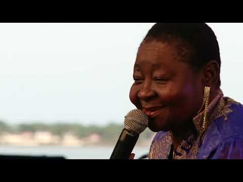 CALYPSO ROSE - Calypso Blues (Back to Africa - live @festivallesescales St Nazaire)