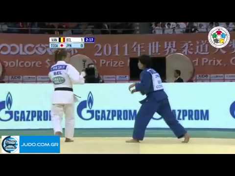 Judo Grand Prix Qingdao 2011 1/2 Final -48kg VAN SNICK (BEL)-TODA Miri (JPN)