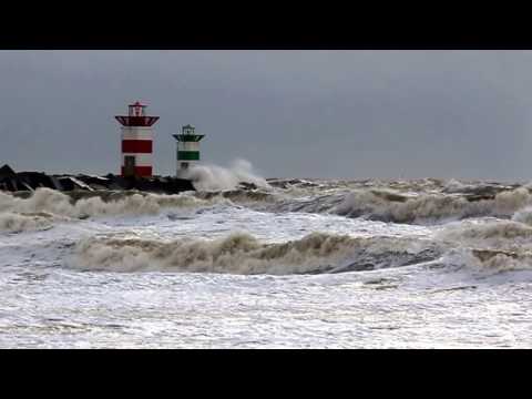 Stürmisches Meer in Scheveningen