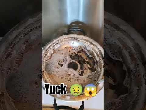 best way to clean stove top drip pans|no harsh chemicals #shorts #drippan #cleaningtips #subscribe