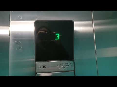 Otis Hydraulic South Elevator, Days Inn (Airport), Des Moines, IA