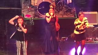 Viuda e Hijas de Roque Enroll - Estoy tocando fondo (Gran Rex 26-11-2014)