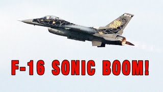 F-16 SONIC BOOM AT OSHKOSH!! SPECTACULAR SOUND!