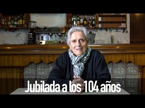 Esta mujer de 104 años se jubila tras 100 años trabajando en su bar