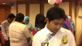 Video Kenangan : Group singing by ex student SMKTS batch 95-99 gathering dinner 12 May 2012 Kelab Darul Ehsan ampang