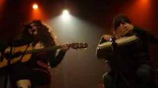 Lindsay Robins rocks club soda