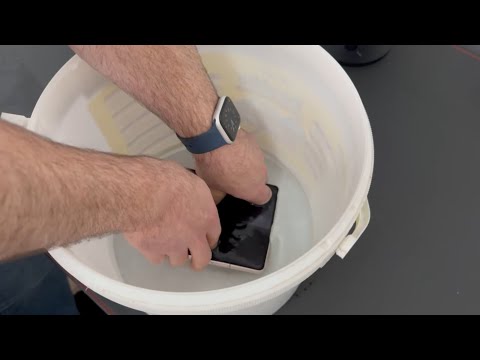 Trying to repair a Samsung Galaxy Z Fold 4 that won't open flat