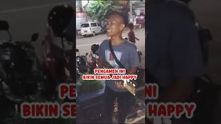 Download lagu Pengamen ini bikin semua pengunjung jadi happy #pengamen #cover #music #lucu #shorts #pengamenviral mp3