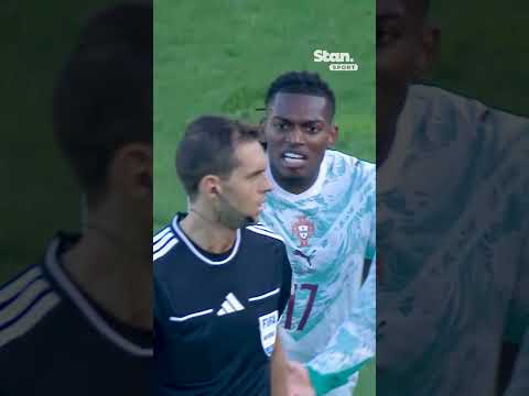 Rafael Leao & Ivan Roman were both sent off in Portugal’s ‘friendly match’ with Chile 😡🟥 #WorldCup