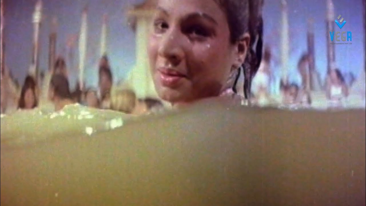 Santhanam Kadainthedutha Song Lyrics | Alavudeenum Arputha Vilakum | P. Madhuri