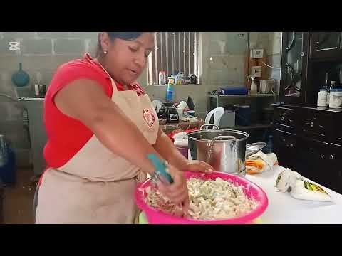 Aqui  cosinando pollo condimentado en monjas jalapa