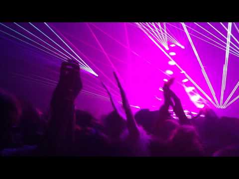 "Hello" Martin Solveig ; Steve Angelo @ Creamfields Festival 2011