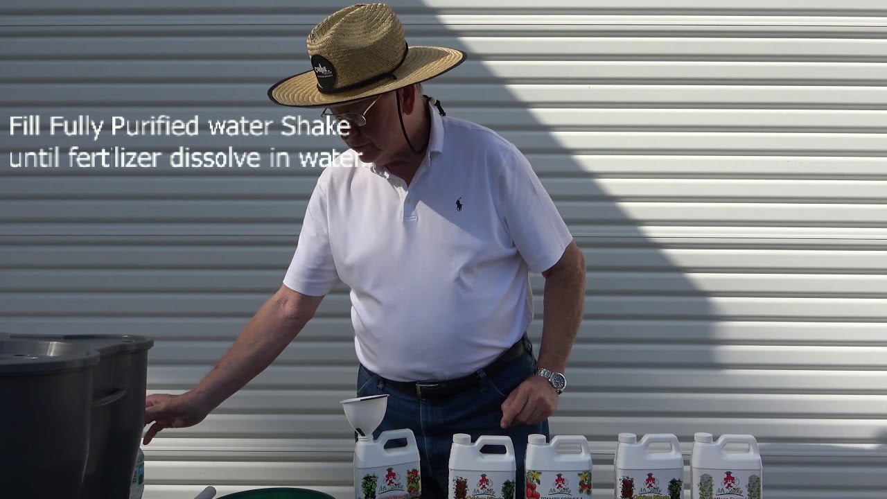 How to mix nutrients for a hydroponic system