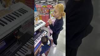 #きゅうちゃん #ヨドバシカメラ　で　#熱唱