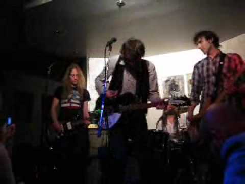 The Doits - Solid Ground Live At INN