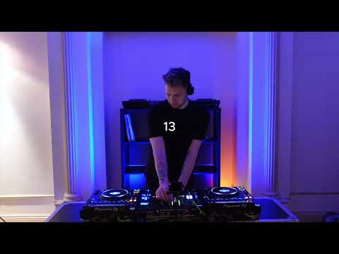 Sam Oliver DJ video.