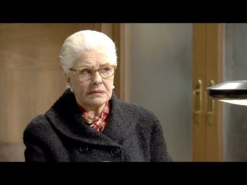 Amar C724 - Emilia se hace con una muestra del tratamiento de Sofía