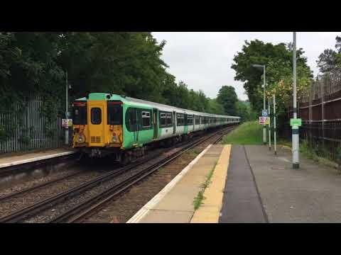 Southern 455 822 and 455 802 depart Kenley for Caterham