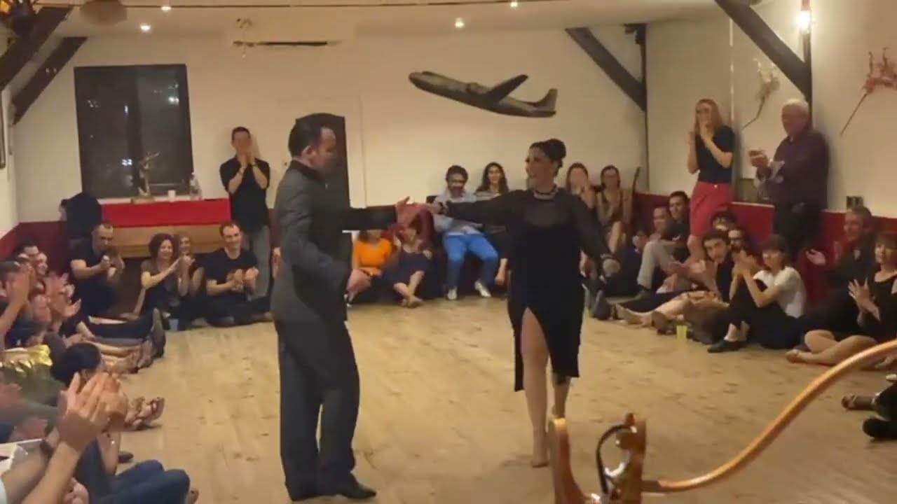 Video thumbnail for Bárbara Ferreyra & Agustín Agnez à la fête des 10 ans d'Esta Noche de Luna, Paris. (Démo 3)