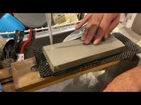 Polishing a Mazaki after repairing.