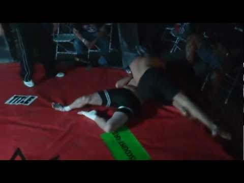 Derrick Brown vs. John Sandling