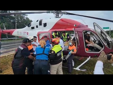 Helicopter transports people injured in deadly Mexico road crash | AFP