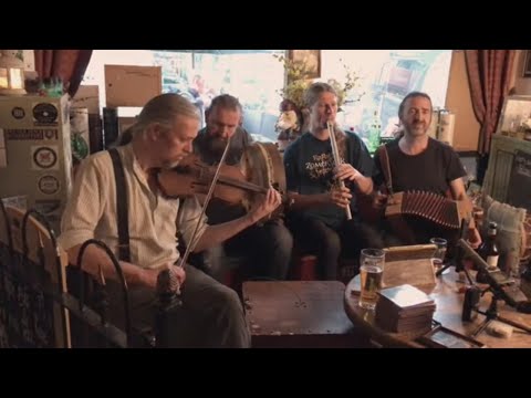 The Strayaway Child -  O'ceallaigh Irish Pub