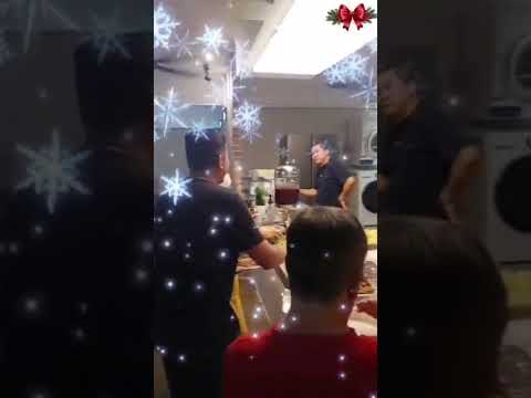 祝您圣诞快乐，并祝您新年健康、幸福、平安！