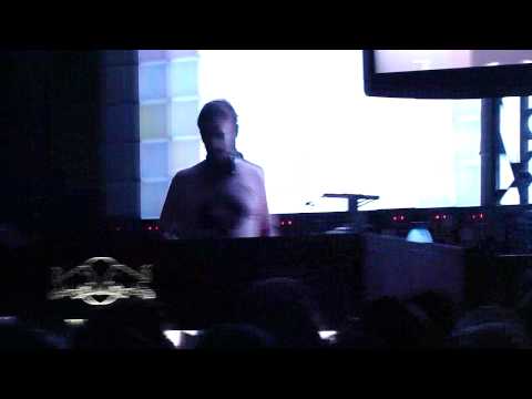 Dash Berlin @ Guatemala playing Wired (Video 20/24)